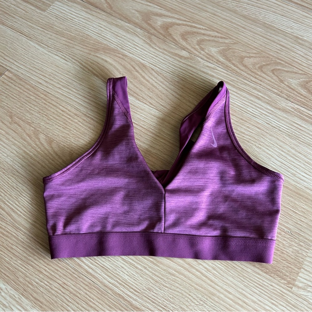 Nike Favorites Maroon Twist Back Training Light Support Sports Bra Medium